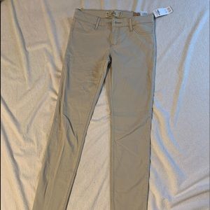 NWT Hollister skinny jeans 1R